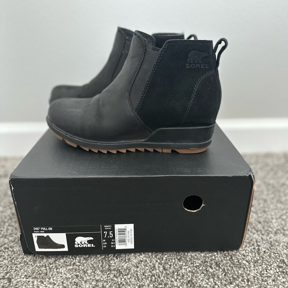Sorel Women’s 7.5 Black Evie Boots
